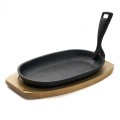 Platou Oval din Fonta 24 x 14 cm, pentru Servire Heinner, Maner Detasabil, Suport din Lemn